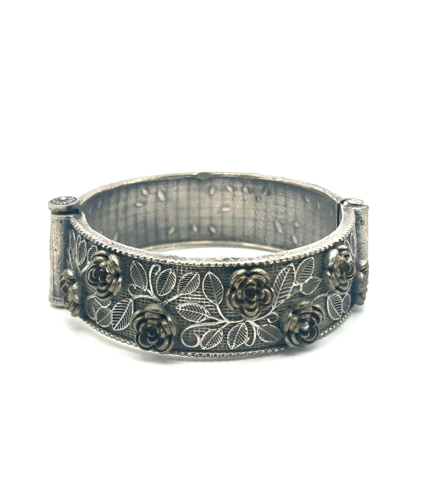 Vintage Style Chunky Floral Relief Bracelet Two-Tone Metal 3D Rose Garden Openable Bangle Kada