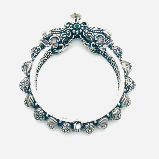 Decorative wreath with shell and shellfish designs on a white background