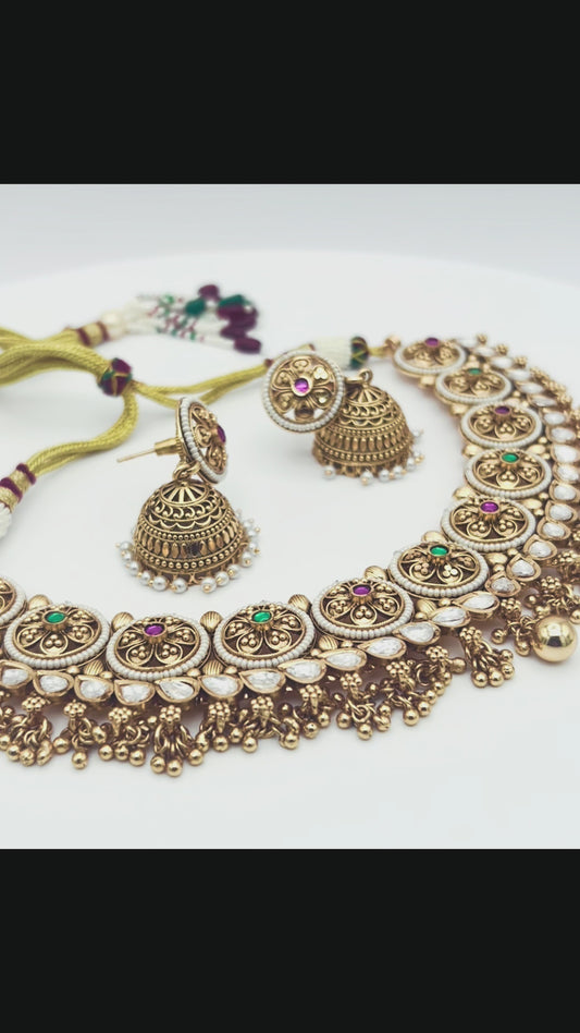 choker necklace set video white background